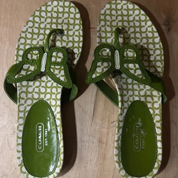 NEW Coach Green Butterfly Flip Flips w/ Logo Print size- 8.5 - Picture 1 of 3